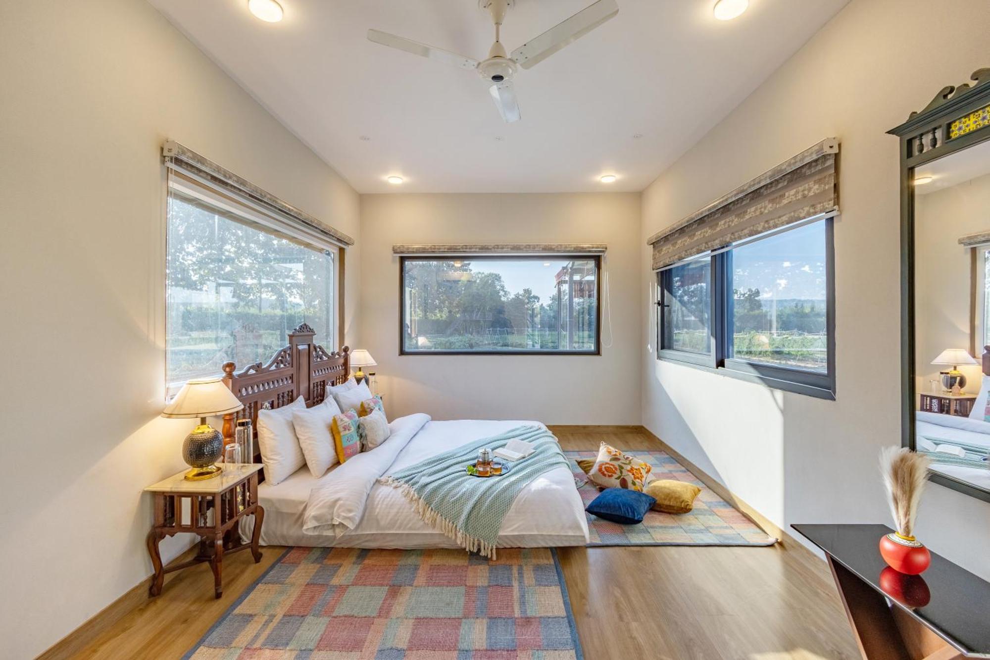 Dhauj Elivaas Hidden Oasis 4Bhk With Pool, Mud House & Container Houseヴィラ エクステリア 写真