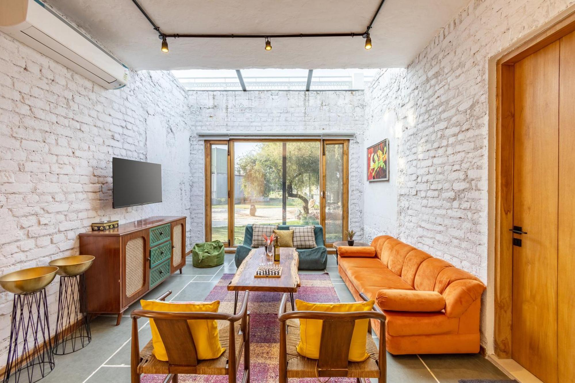 Dhauj Elivaas Hidden Oasis 4Bhk With Pool, Mud House & Container Houseヴィラ エクステリア 写真