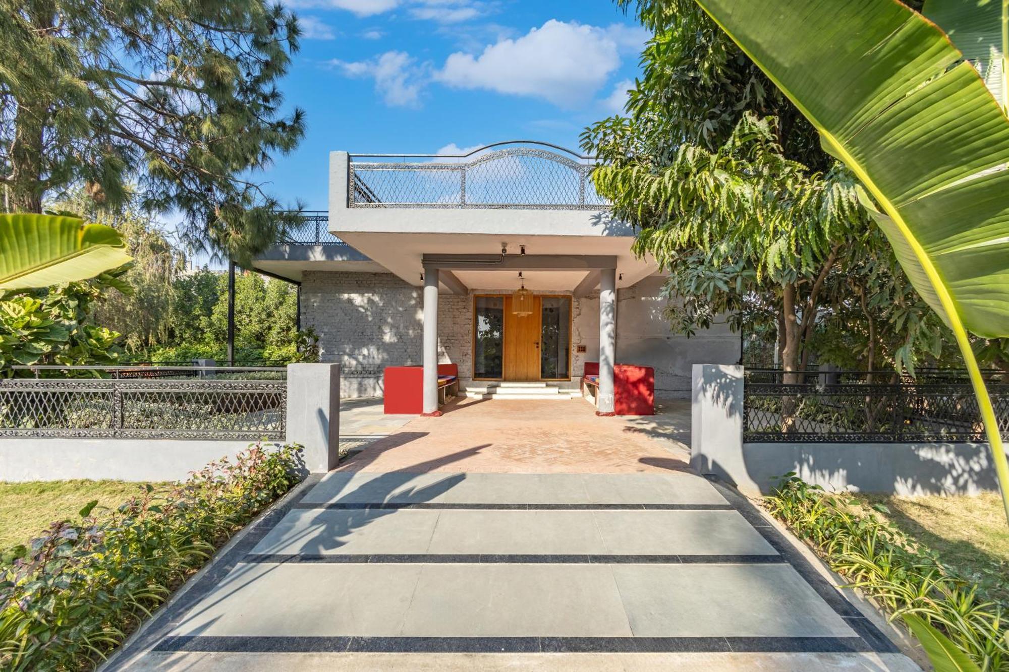 Dhauj Elivaas Hidden Oasis 4Bhk With Pool, Mud House & Container Houseヴィラ エクステリア 写真