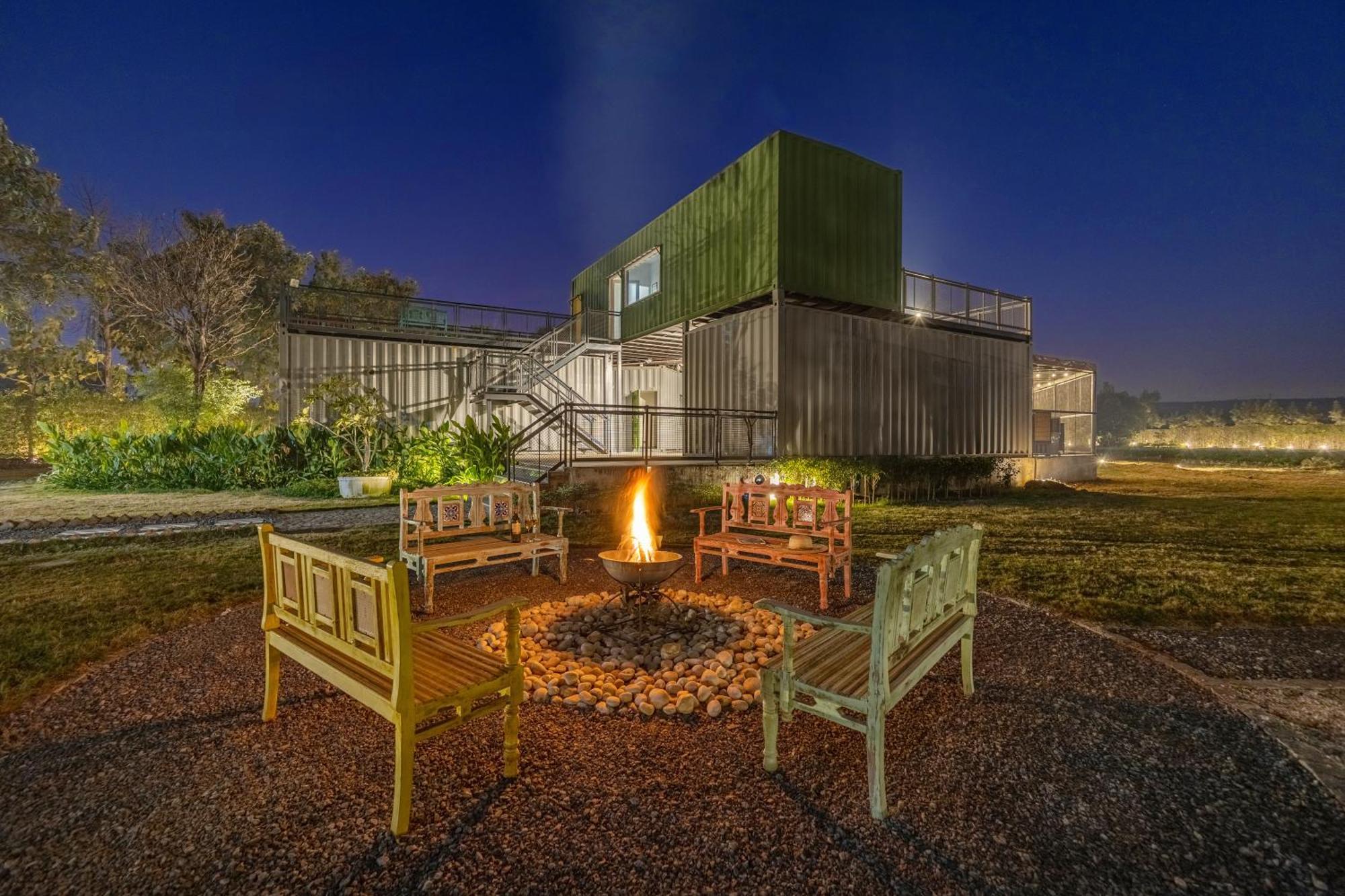 Dhauj Elivaas Hidden Oasis 4Bhk With Pool, Mud House & Container Houseヴィラ エクステリア 写真
